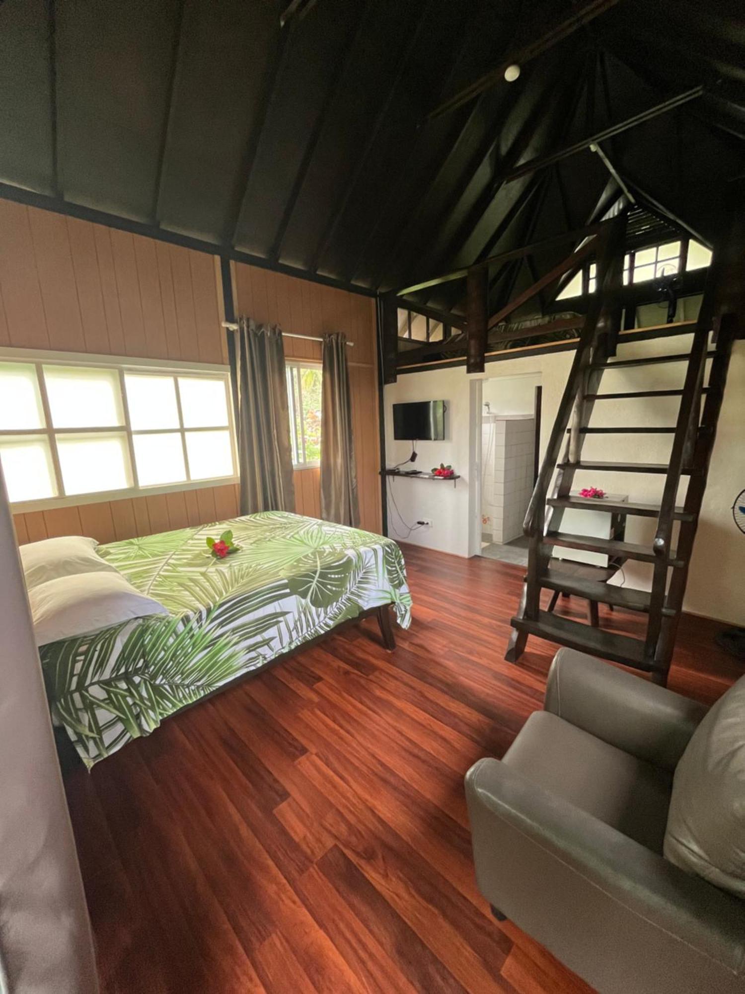 Pension Hibiscus Taha'A Vaitoare  Exterior photo